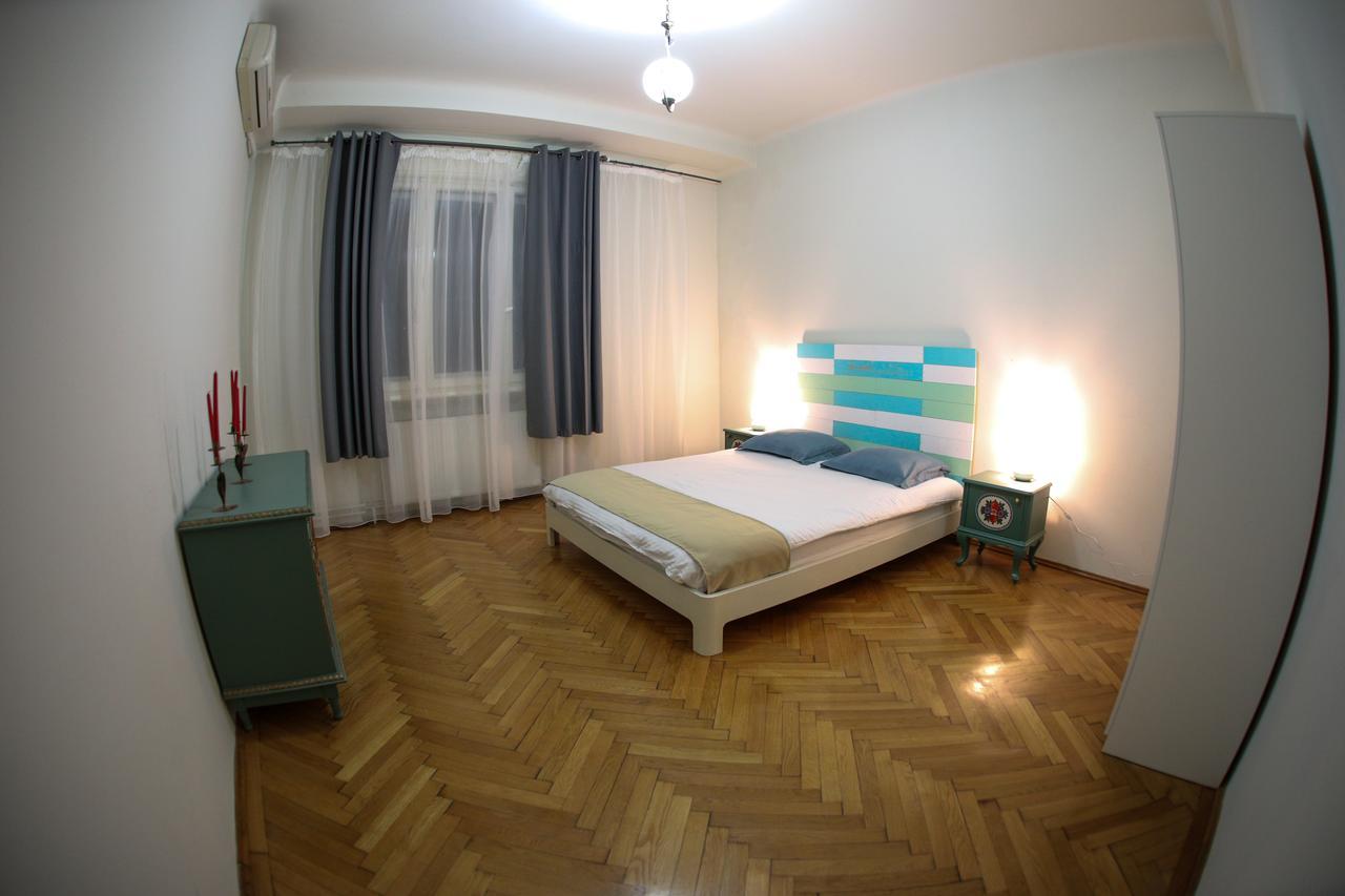 Color Franceza St * Bucarest