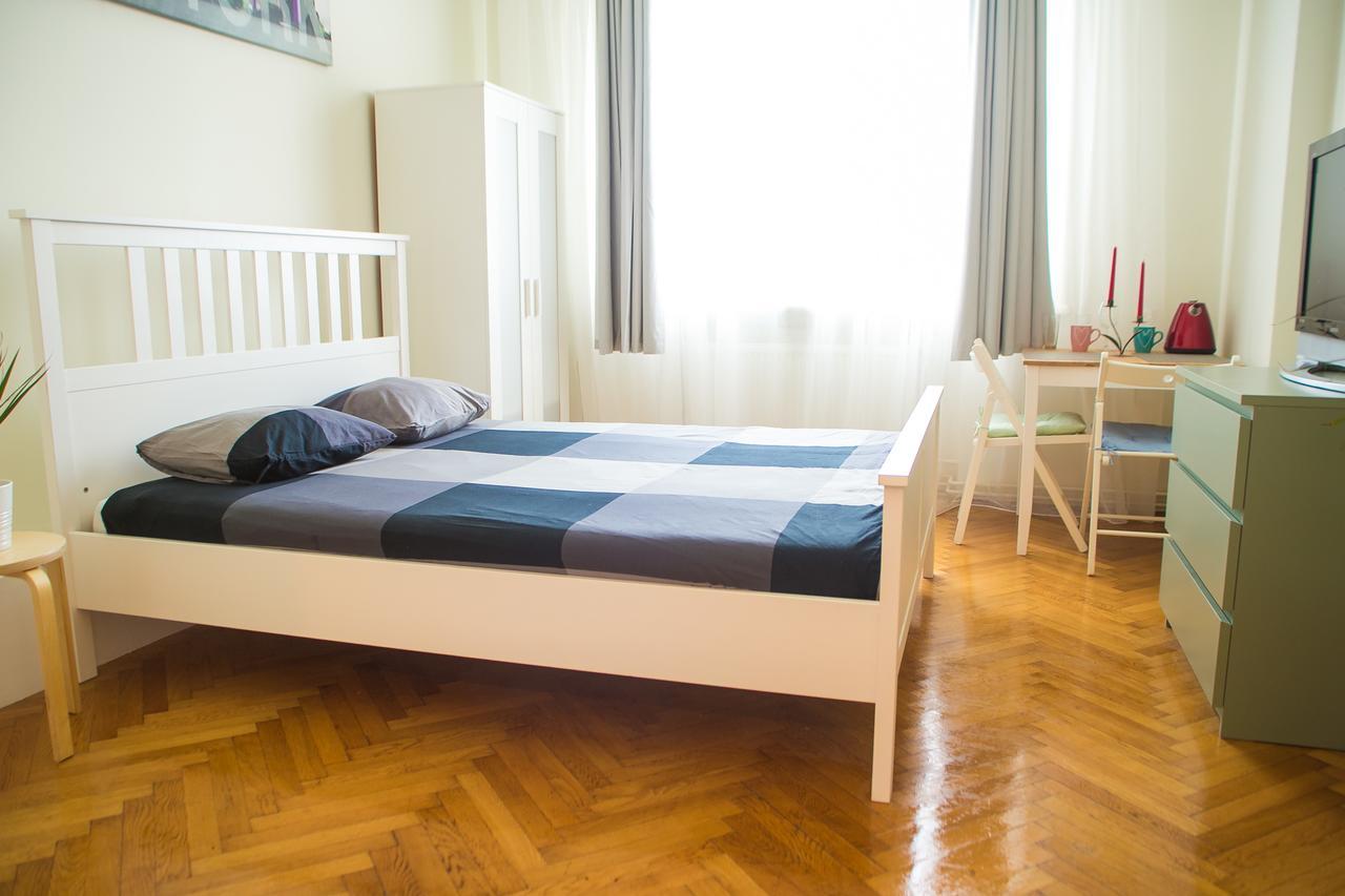 Appartement Color Franceza St *